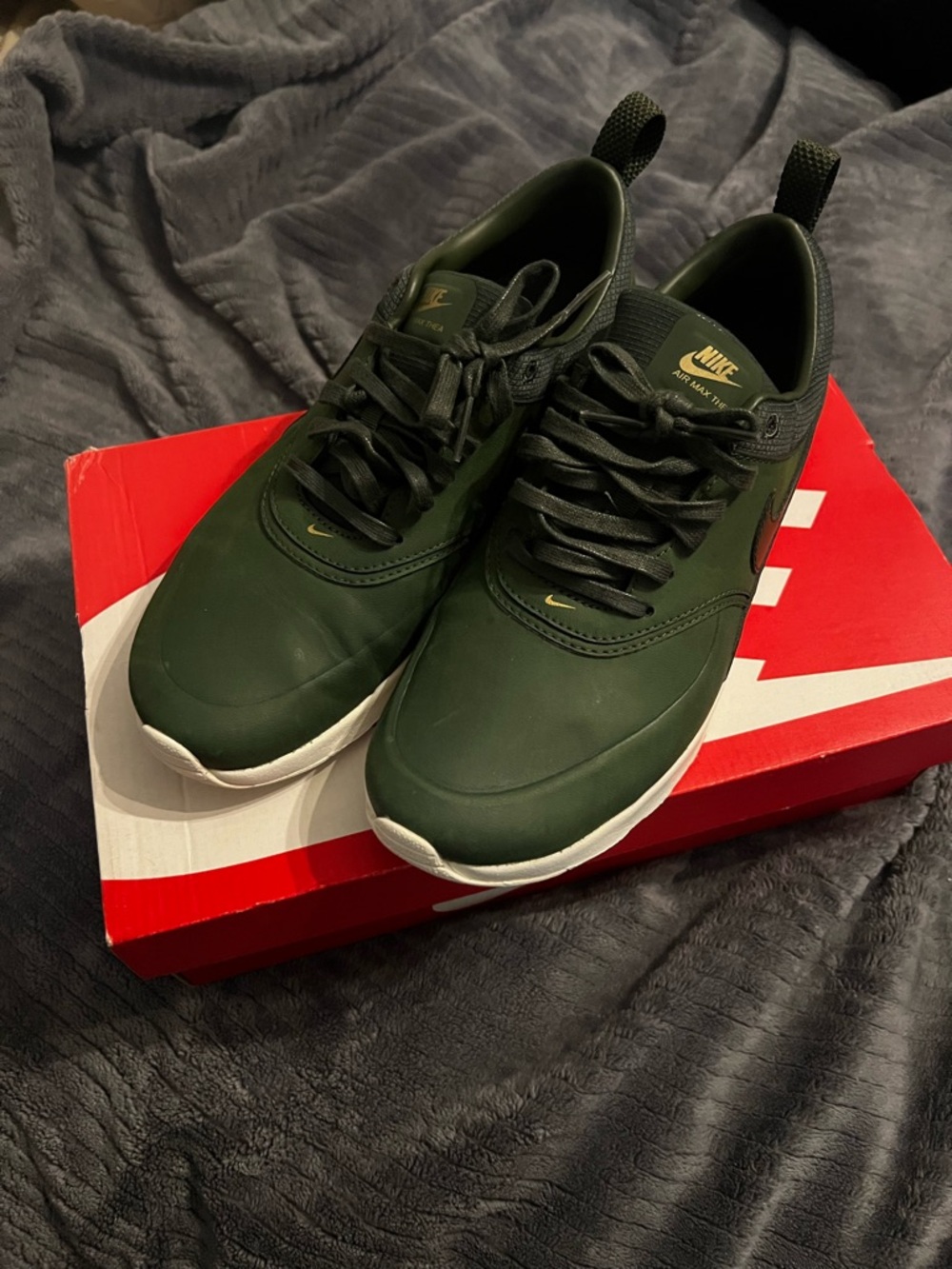 Nike Women’s Dark Green Athletic Sneakers with White Soles